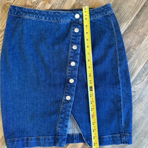 J Crew Denim Front Snap Skirt|J Crew Denim Skirt| J Crew Denim - Picture 7 of 9